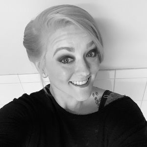 Meet your Posher, Elizabeth